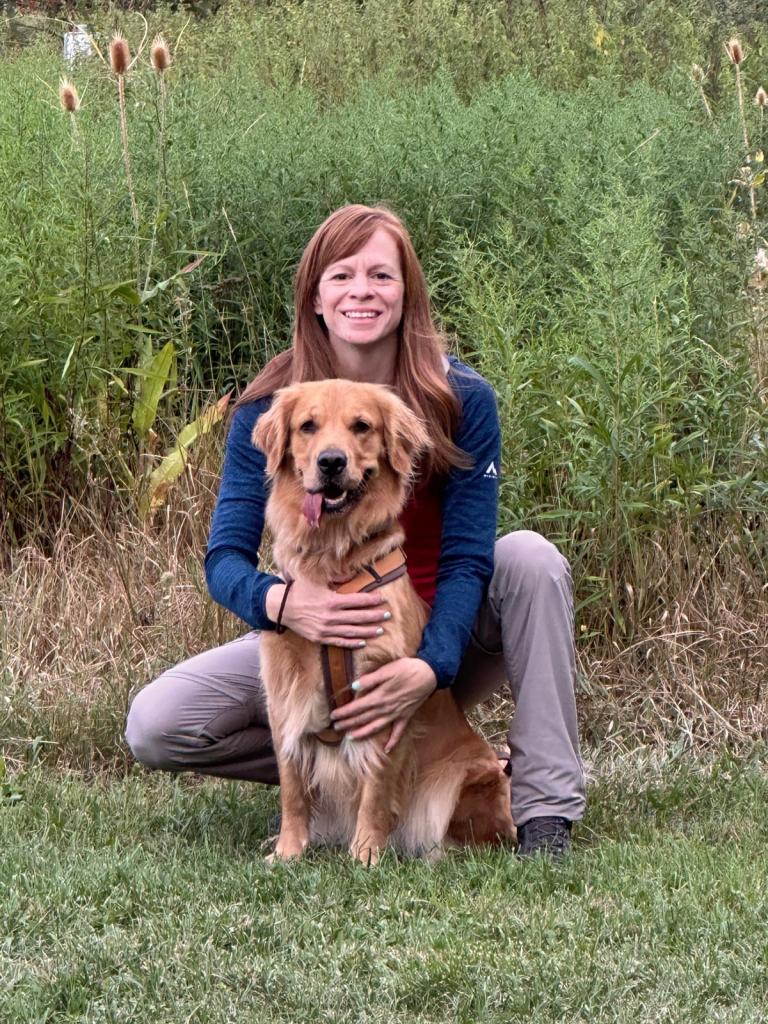 Nora Renher mit ihrem Sonnenschein Ally (Golden Retriever, geb. 2021)